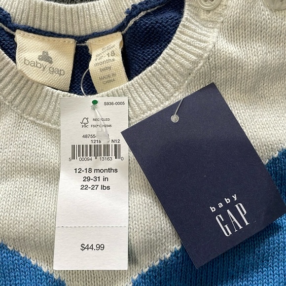 Baby GAP sweater romper - Picture 3 of 5